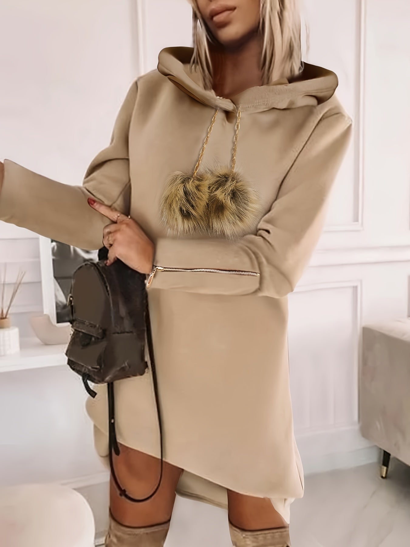 LS SHOP – Robe à Capuche avec Pompons | Mélange Polyester-Spandex, Détail Zippé Automne/Hiver