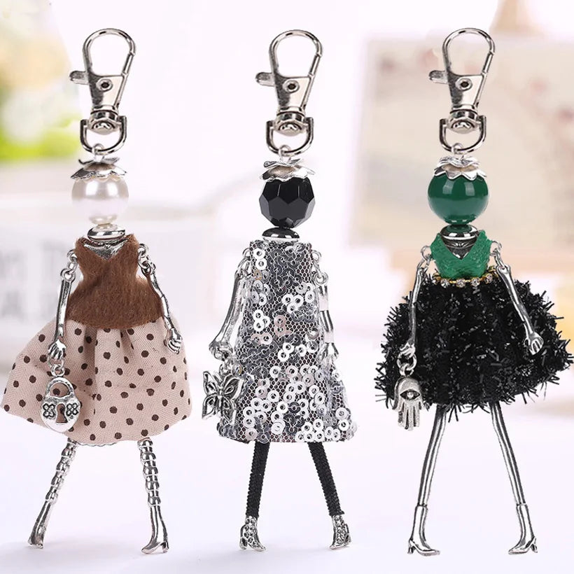 "Porte-clés poupée fait main – YL, charm mignon pour femmes, voiture, sac à main, bijou tendance" ✅