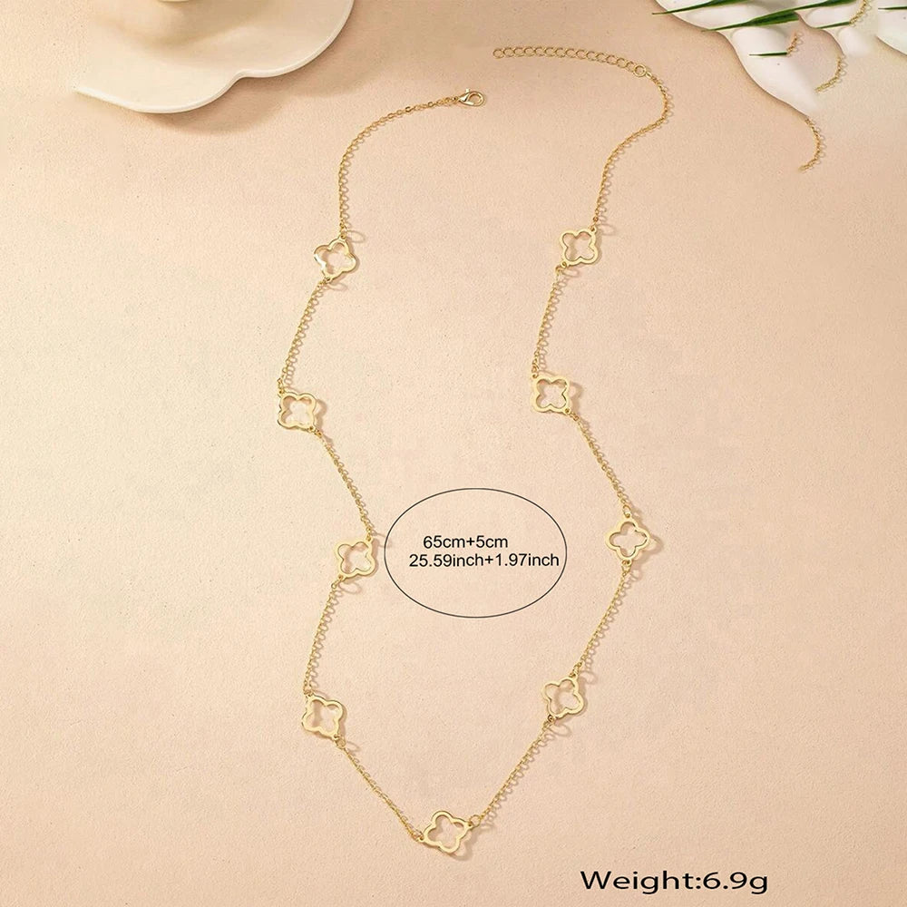 Apportez une touche de chance et d’élégance avec notre collier pendentif trèfle à quatre feuilles.