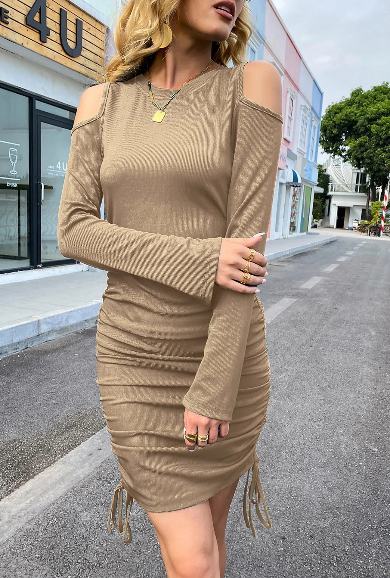👗 Robe Moulante Manches Longues – Sexy & Élégante