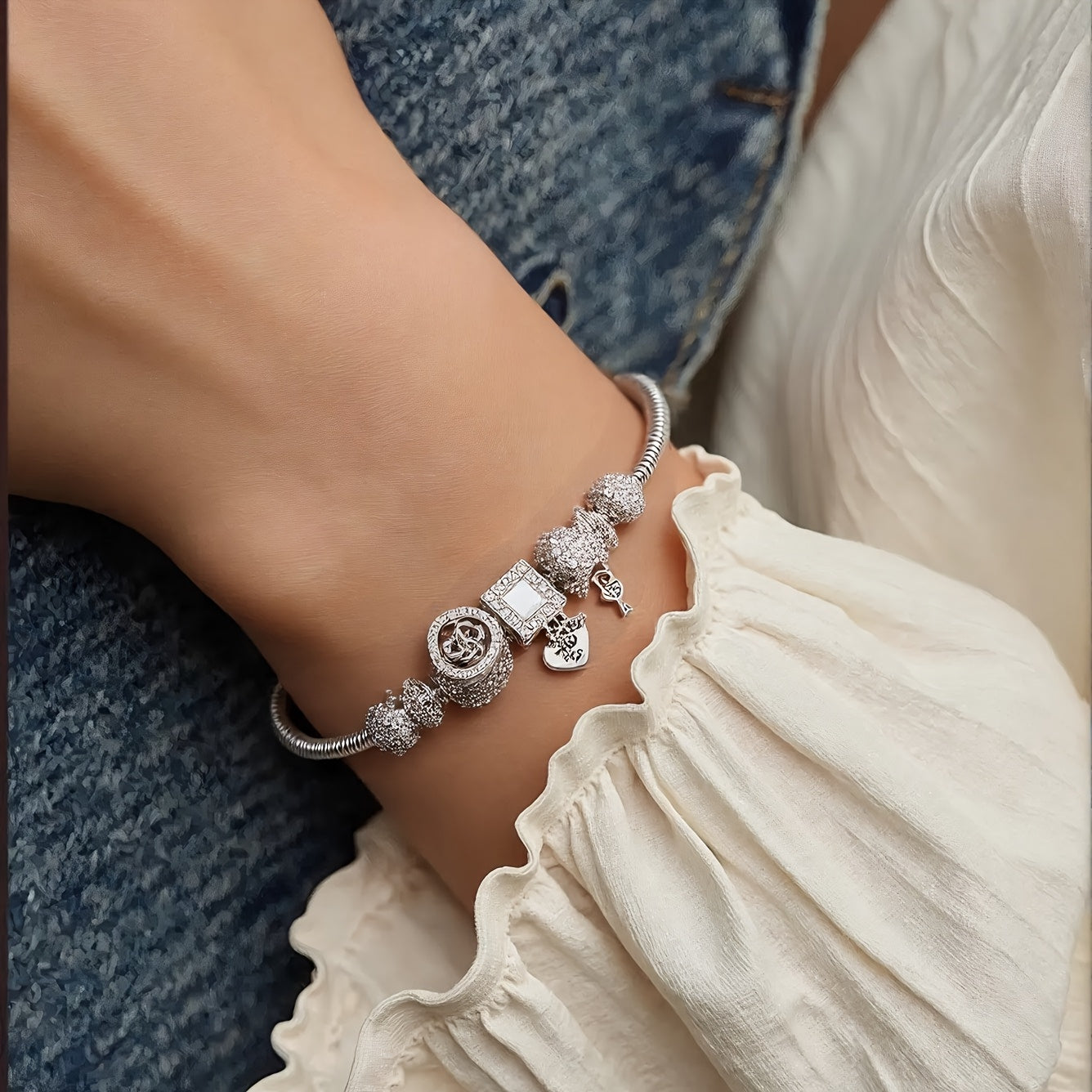 « LS-SHOP ✨ Bracelet Femme Cœur & Clé en Acier Inoxydable – Strass Éblouissants, Bijou Chic Quotidien | Idée Cadeau Fête des Mères ou Look Casual | ls-shop-bracelet-femme »