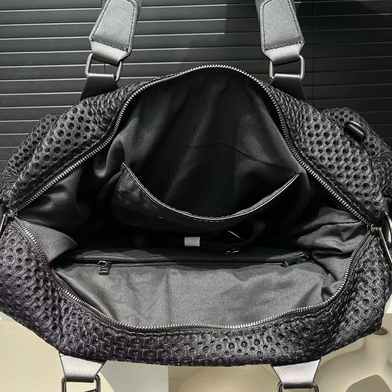 👜 LS SHOP – Sac Cabas XXL en Nylon Noir avec Teddy Bear – Tendance, Ultra-Pratique & Idéal Voyages ✨