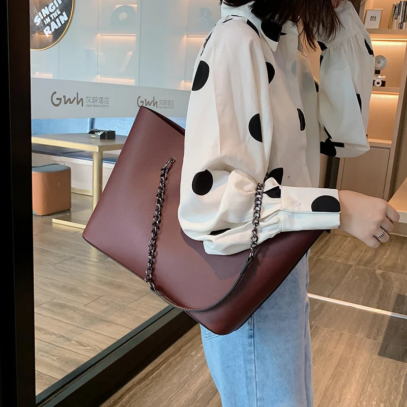 Sac à bandoulière en PU cuir style luxe pour femmes – Grand sac à main avec chaîne, grande capacité, idéal voyage et shopping