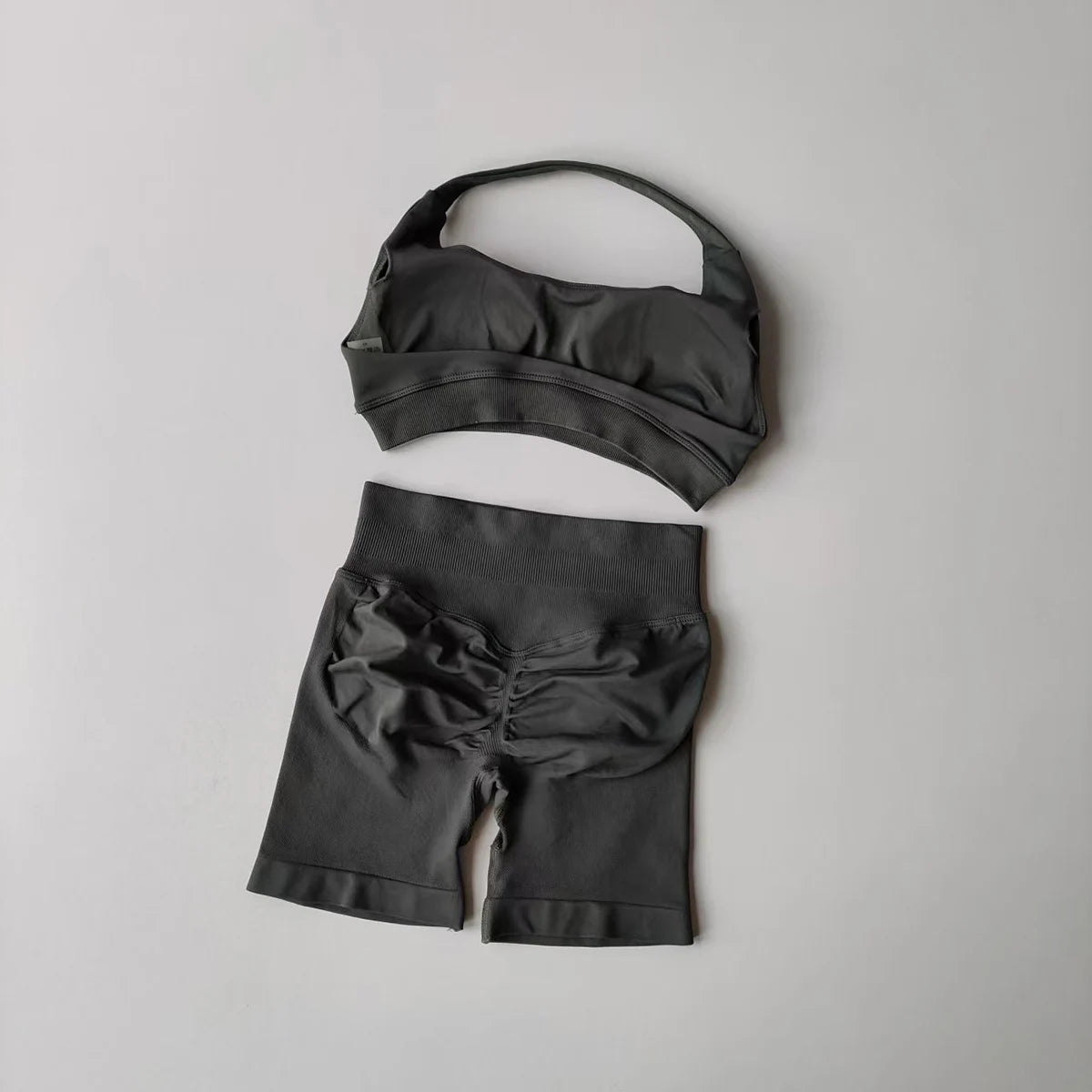 2 Pieces Yoga Suit – Ensemble Brassière & Short Seamless