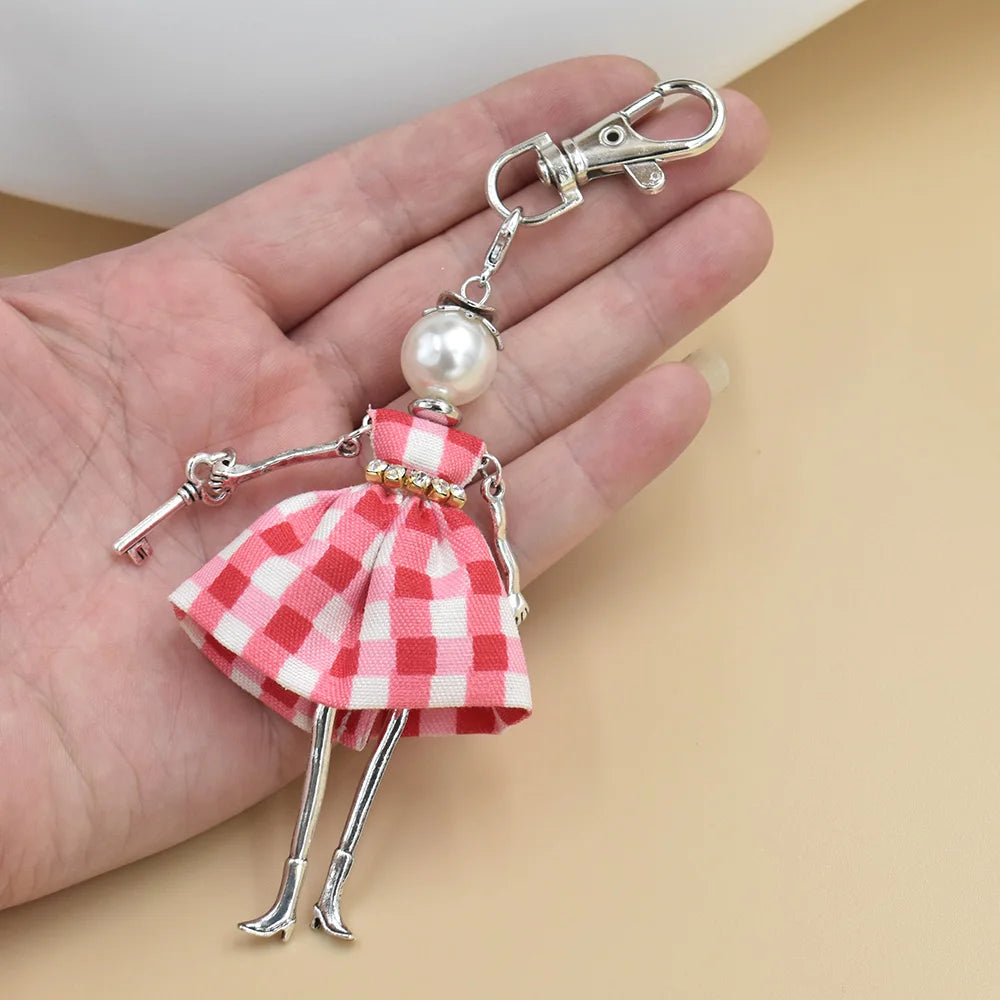 "Porte-clés poupée fait main – YL, charm mignon pour femmes, voiture, sac à main, bijou tendance" ✅