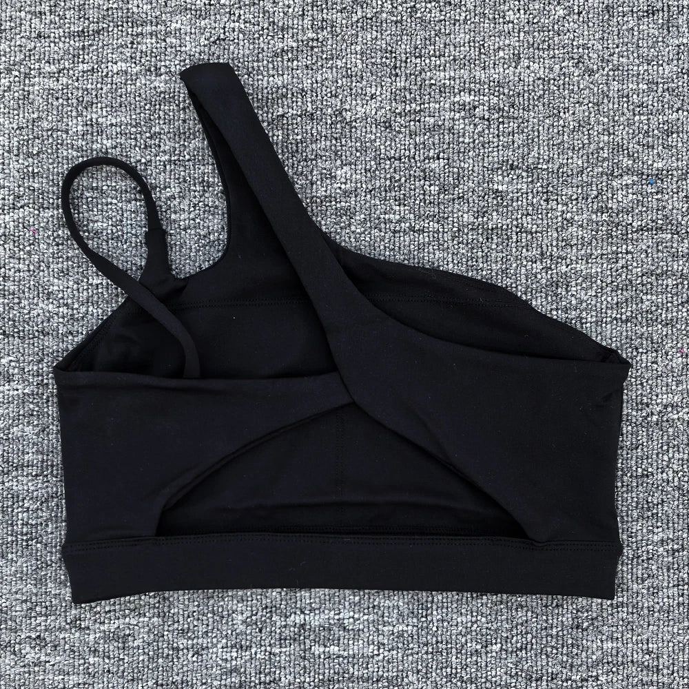 Sexy Sports Bra – Bretelle Diagonale & Maintien Élégant