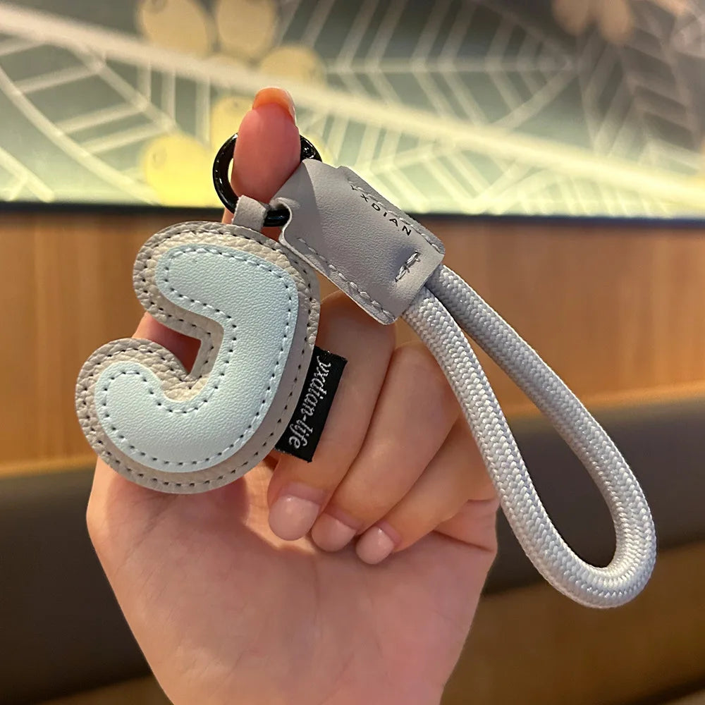 ✨ Porte-Clés en Cuir Tressé avec Initiale | Bijou de Sac, Bracelet et Accessoire pour Femme & Homme ✨