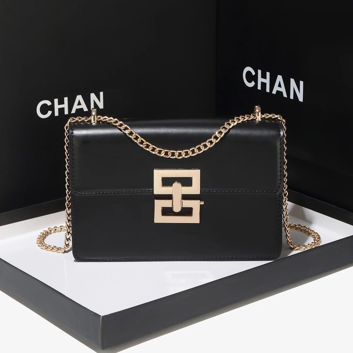 Sac Bandoulière Élégant à Rabat avec Boucle Déco – Style Chic & Pratique pour Femmes