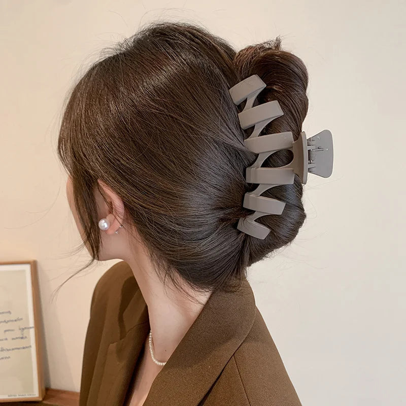 Pinces à cheveux ondulées en acrylique unies – Style coréen pour femmes, clip simple de haute qualité, accessoires quotidiens, cadeau pour filles