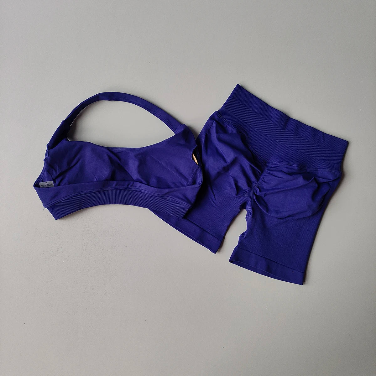 2 Pieces Yoga Suit – Ensemble Brassière & Short Seamless