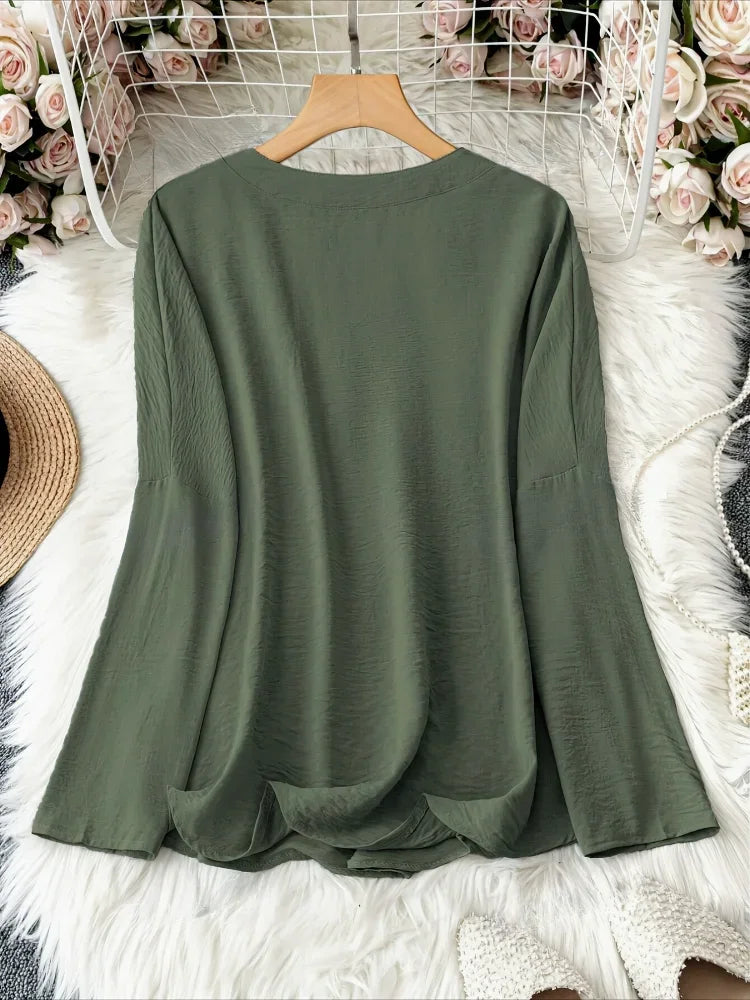 "T-shirt femme grande taille – manches longues, loose, col montant, col V, polyester, casual et fashion 2025" ✅