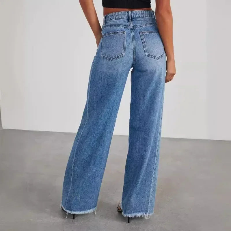 Adoptez un look décontracté et moderne avec ce jean femme coupe large