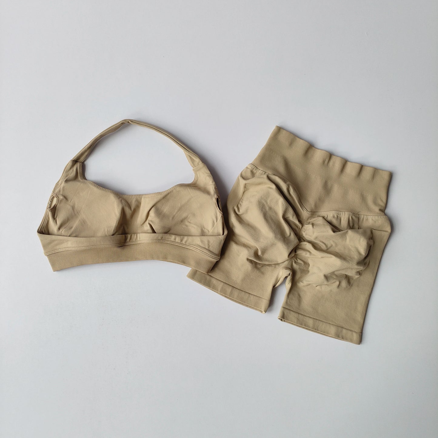2 Pieces Yoga Suit – Ensemble Brassière & Short Seamless