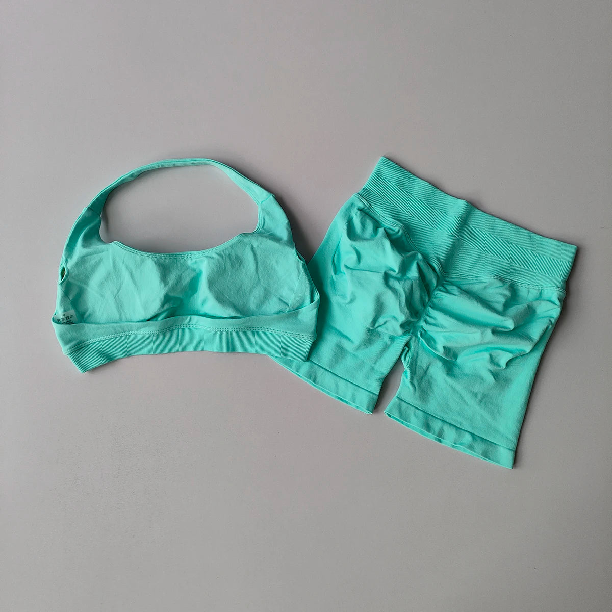 2 Pieces Yoga Suit – Ensemble Brassière & Short Seamless