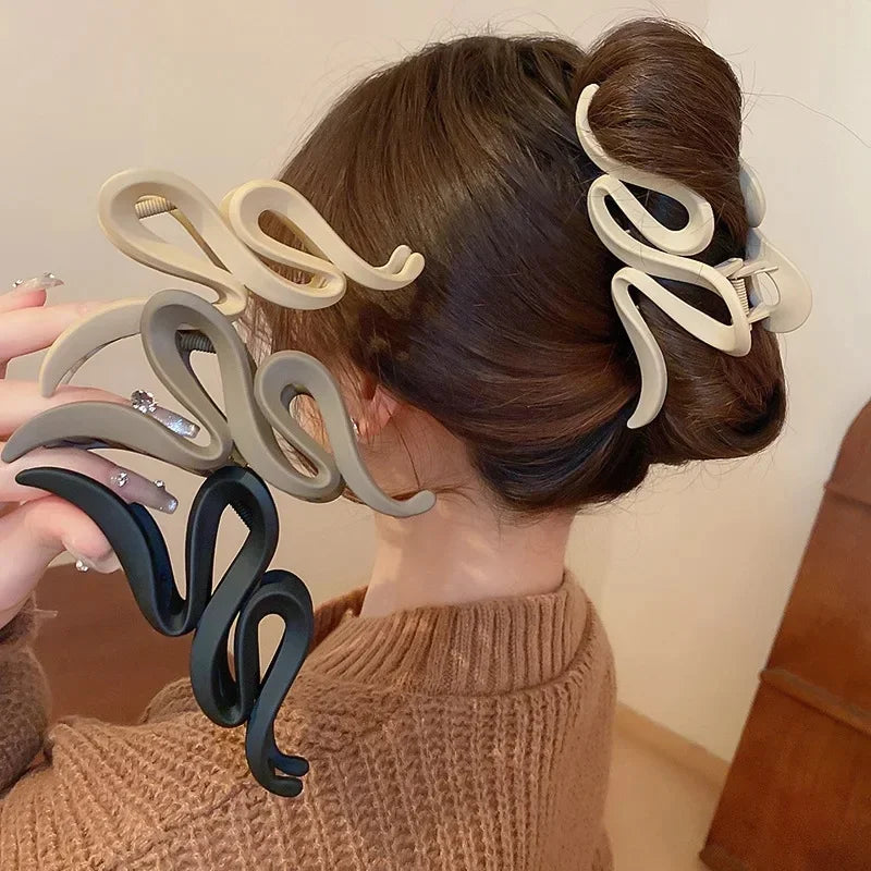 Pinces à cheveux ondulées en acrylique unies – Style coréen pour femmes, clip simple de haute qualité, accessoires quotidiens, cadeau pour filles