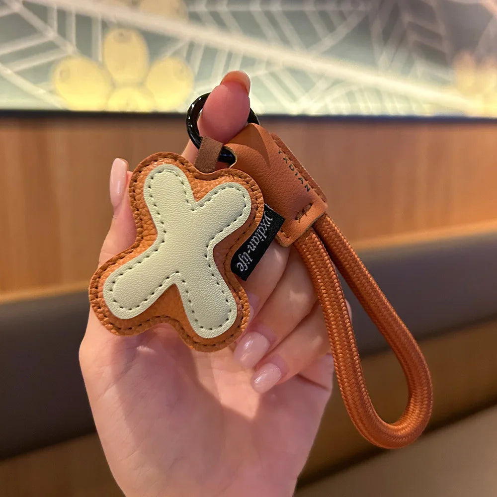 ✨ Porte-Clés en Cuir Tressé avec Initiale | Bijou de Sac, Bracelet et Accessoire pour Femme & Homme ✨