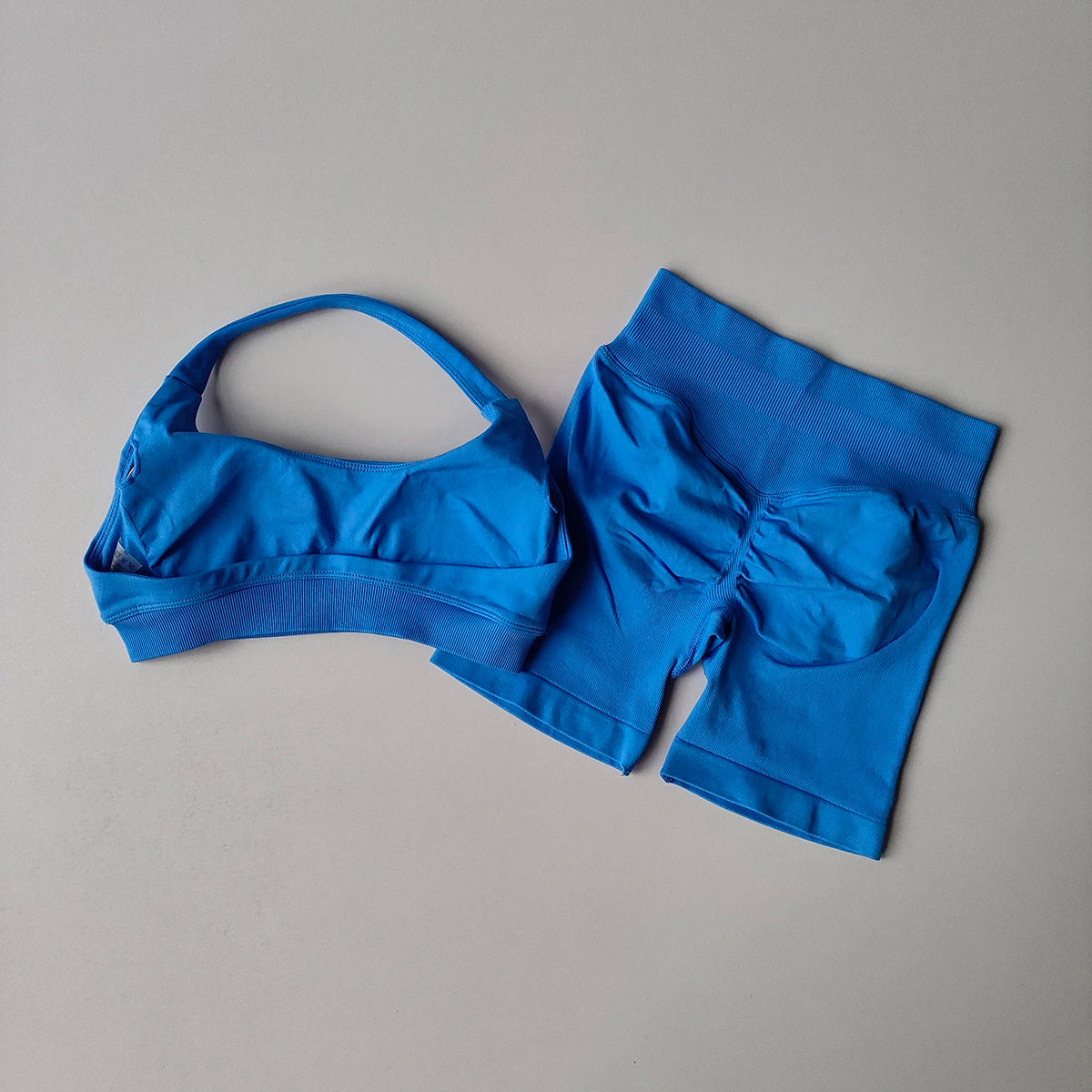2 Pieces Yoga Suit – Ensemble Brassière & Short Seamless