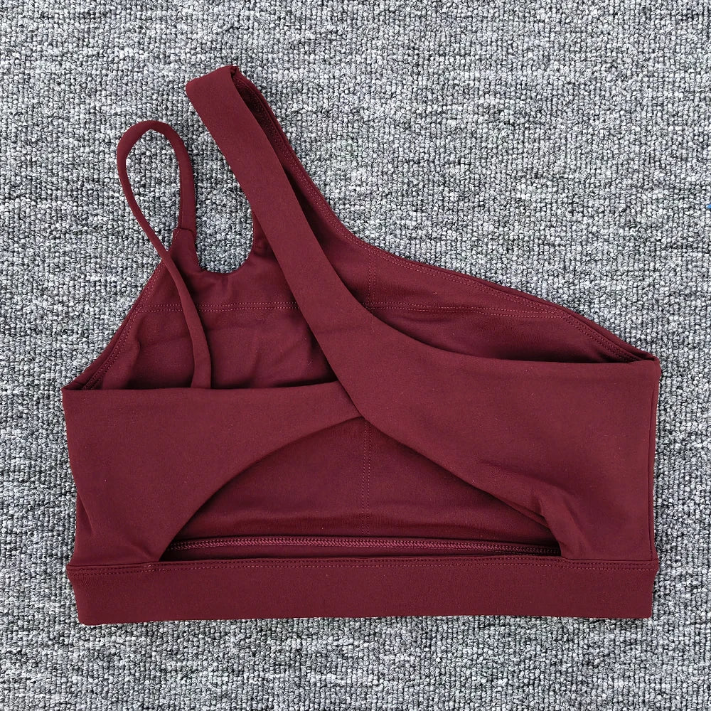 Sexy Sports Bra – Bretelle Diagonale & Maintien Élégant