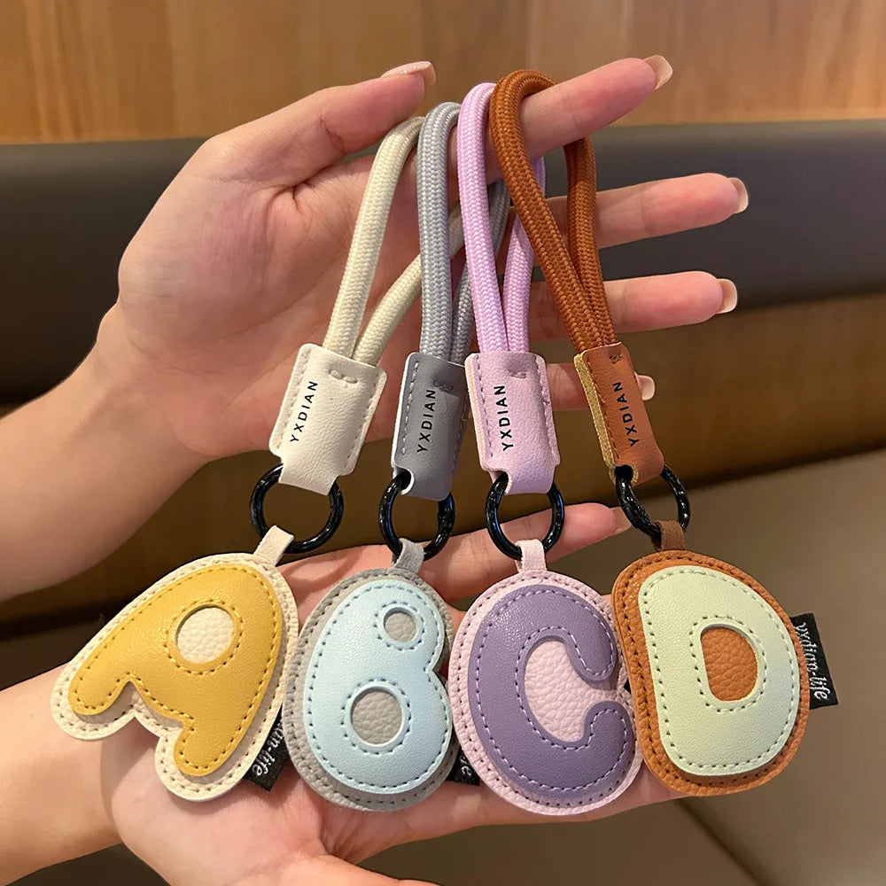 ✨ Porte-Clés en Cuir Tressé avec Initiale | Bijou de Sac, Bracelet et Accessoire pour Femme & Homme ✨