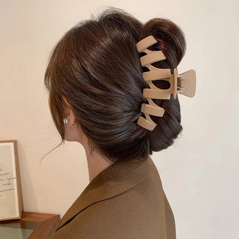 Pinces à cheveux ondulées en acrylique unies – Style coréen pour femmes, clip simple de haute qualité, accessoires quotidiens, cadeau pour filles