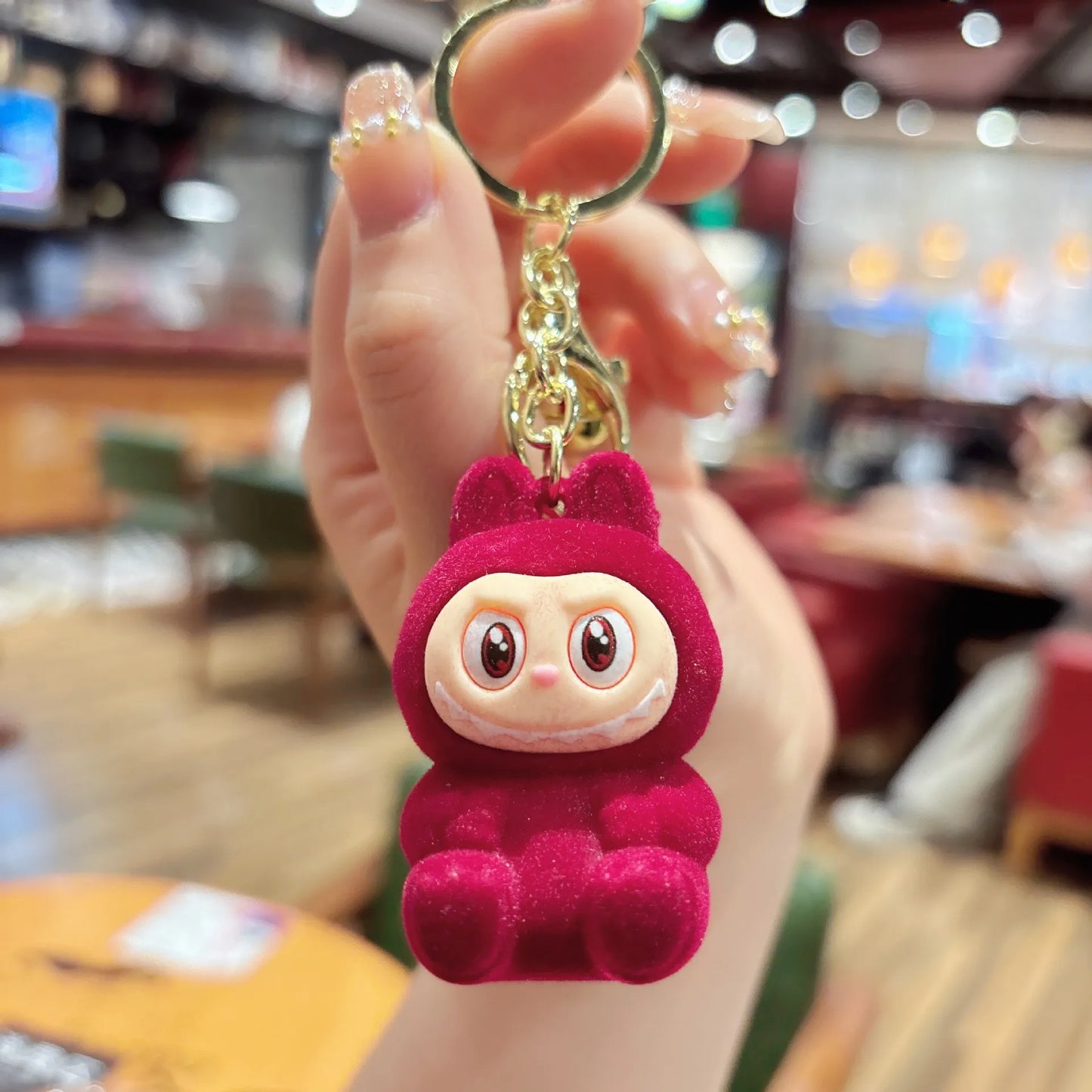 Labbubu Porte-clés en tissu velours – Pendentif mignon style boîte surprise, poupée populaire sur Internet, accessoire pour sac d’étudiant