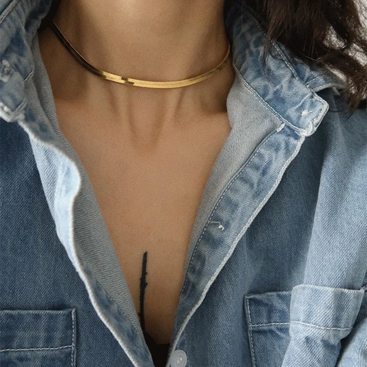 Sublimez votre look bohème avec notre collier chaîne style serpentin pour femme.