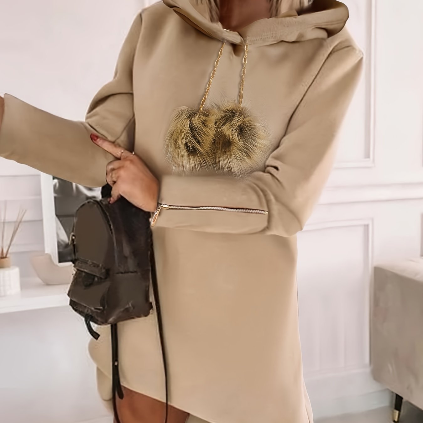 LS SHOP – Robe à Capuche avec Pompons | Mélange Polyester-Spandex, Détail Zippé Automne/Hiver
